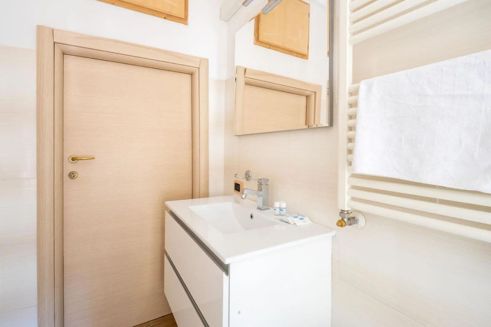 Suite Borgo Ognissanti 6 Guests Wi-Fi Florence