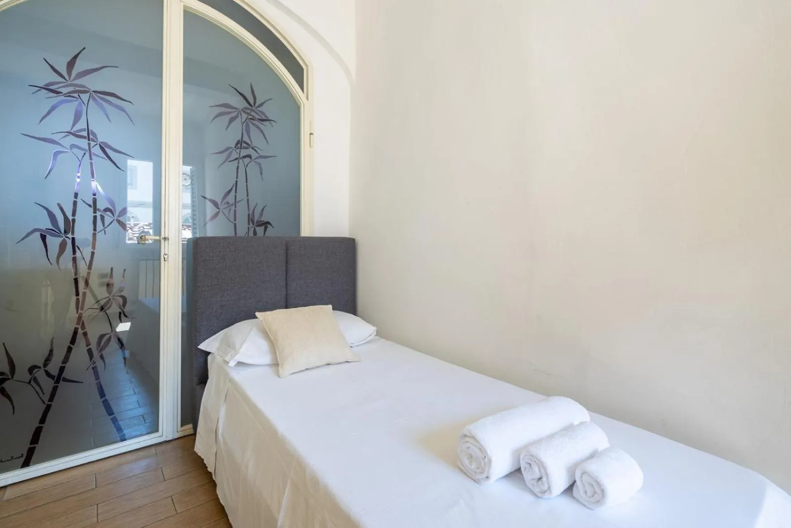 Suite Borgo Ognissanti 6 Guests Wi-Fi Florence Italy